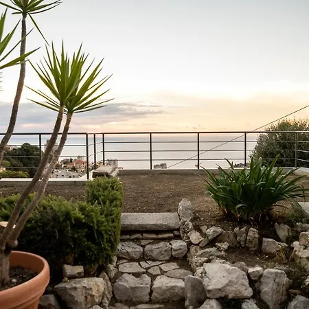 Le Petit Jardin Exotique Holiday home Beausoleil